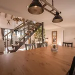 2 Bedroom Mountain View *