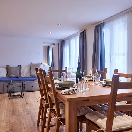 2 Bedroom Mountain View