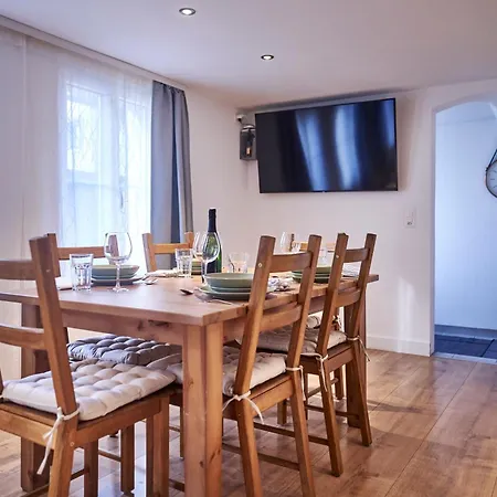 2 Bedroom Mountain View Apartamento *