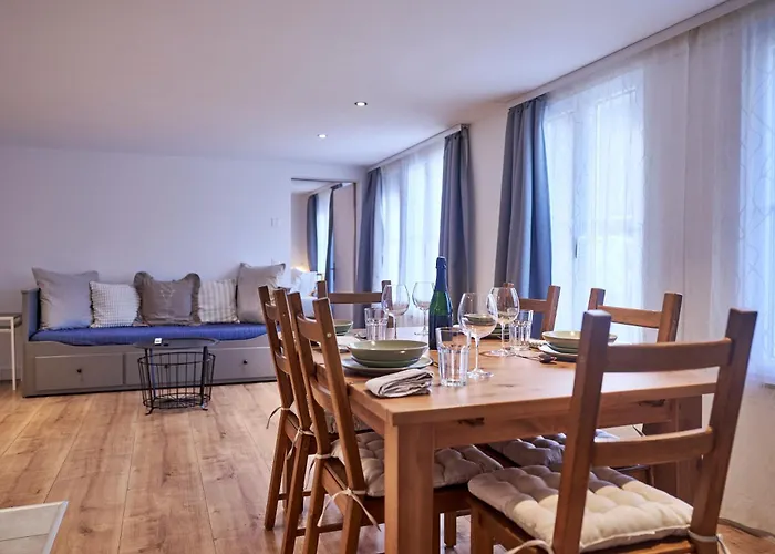 2 Bedroom Mountain View