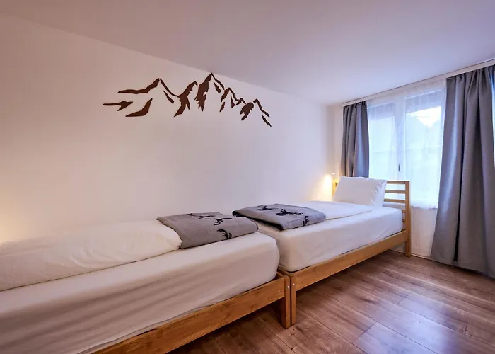 2 Bedroom Mountain View *