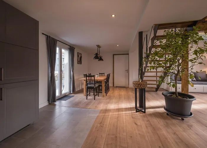 Apartment 2 Bedroom Mountain View