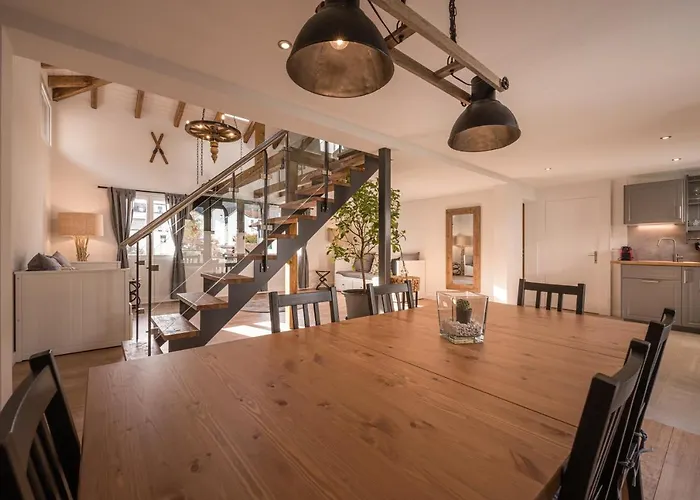 2 Bedroom Mountain View *