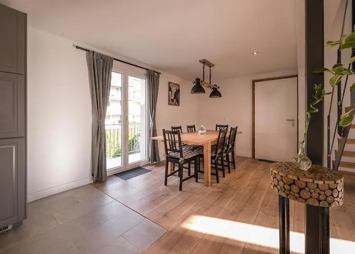 2 Bedroom Mountain View דירה *