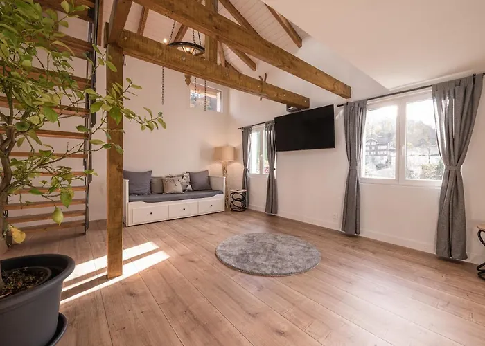 2 Bedroom Mountain View *