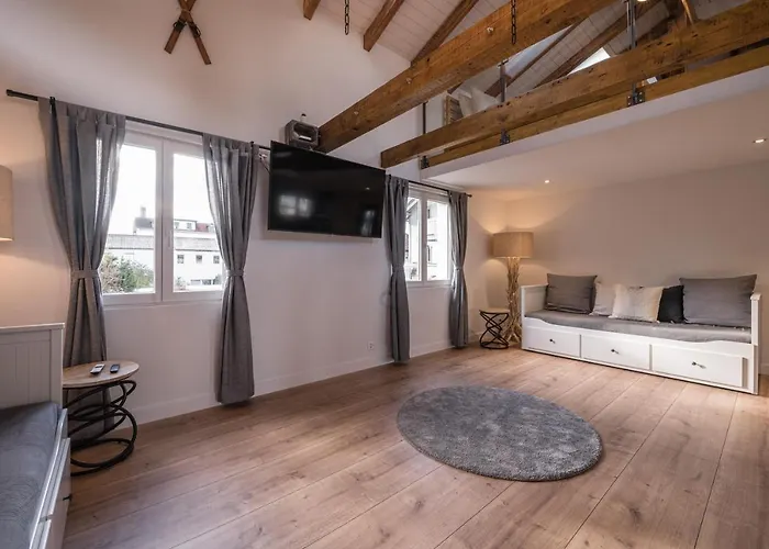 2 Bedroom Mountain View